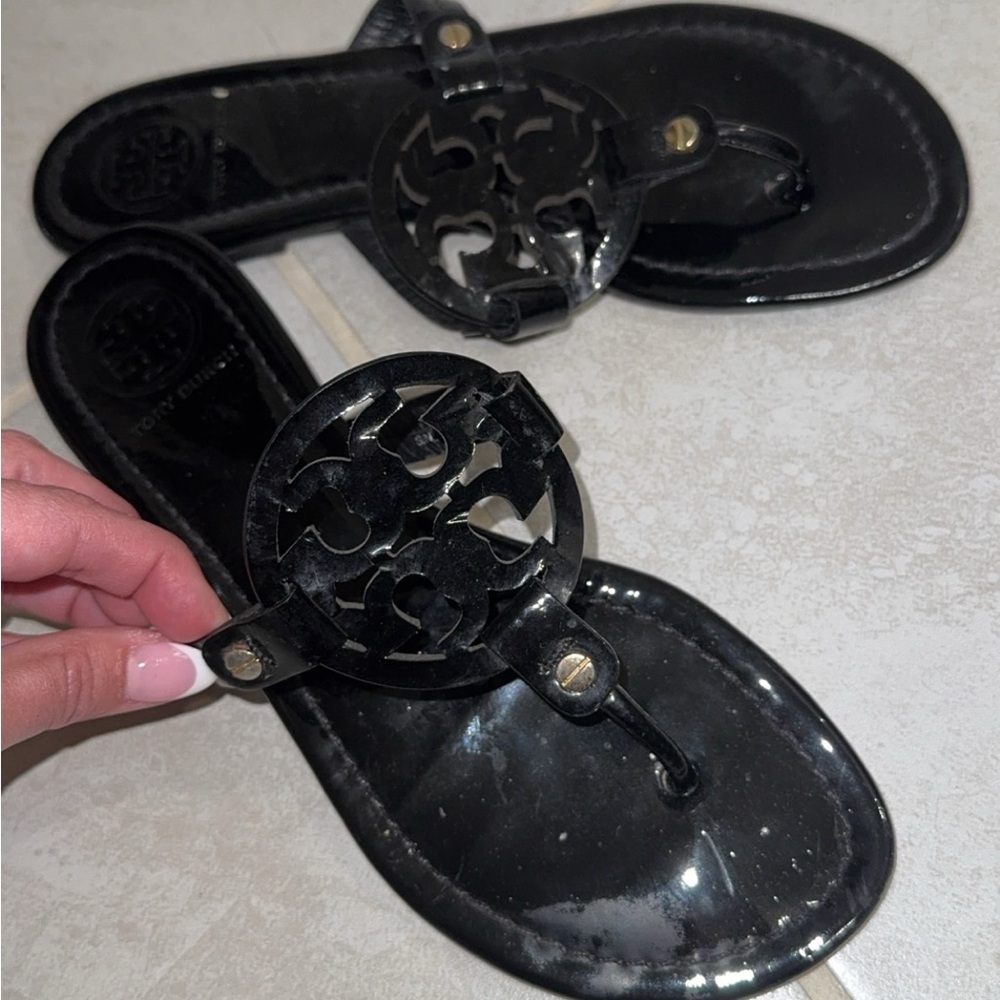 Authentic Tory Burch Black and White Detail